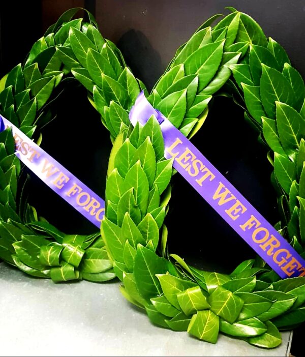 Laurel rememberance wreath